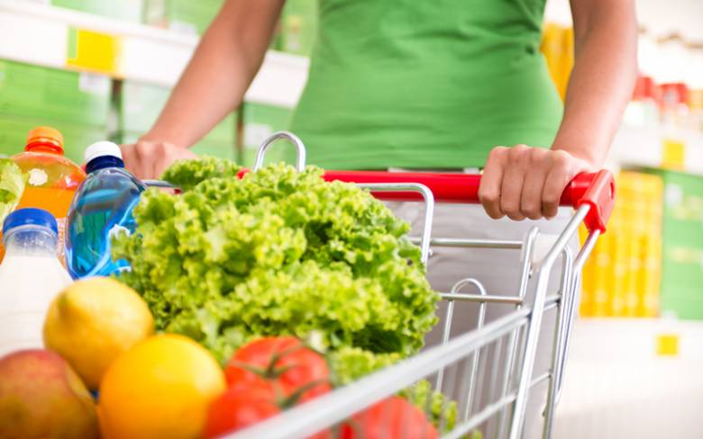 Belanja di Toko Pribumi